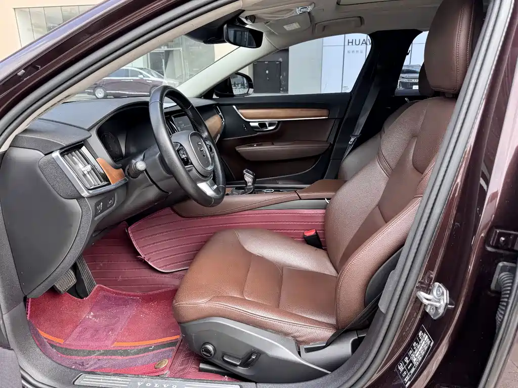 Volvo S90 — миниатюра 5