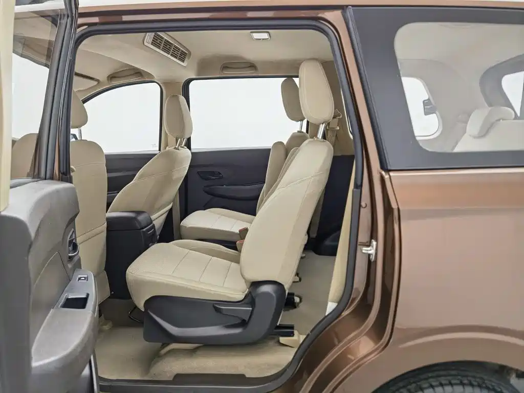 Wuling Hongguang — миниатюра 15