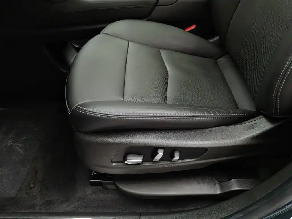Cadillac XT5 — миниатюра 20