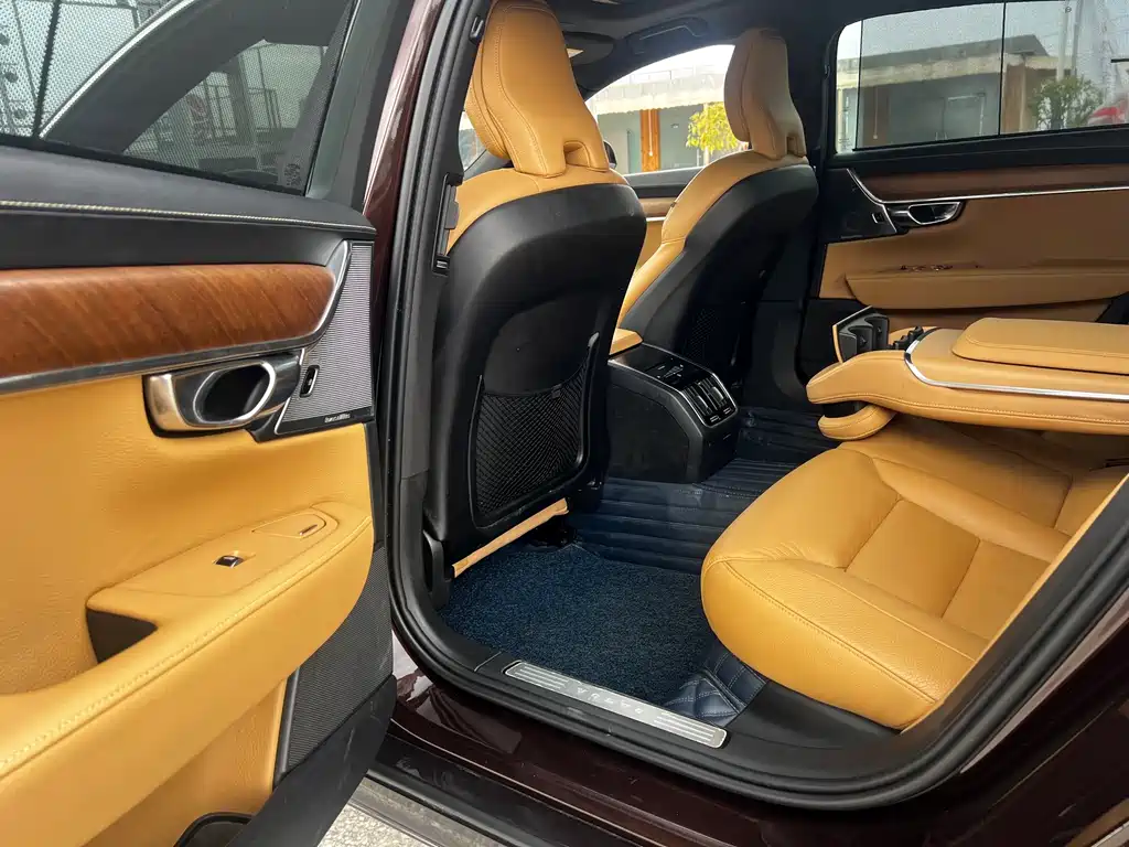 Volvo S90 — миниатюра 10