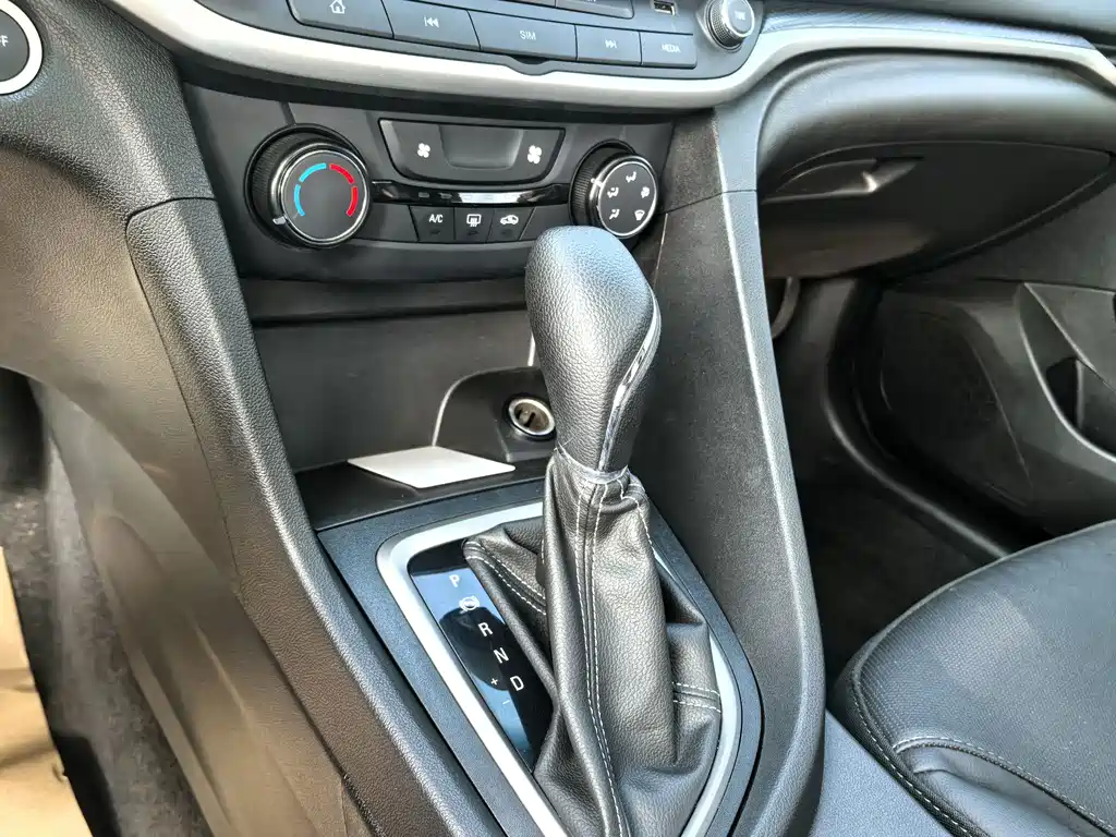 Buick Excelle — миниатюра 9