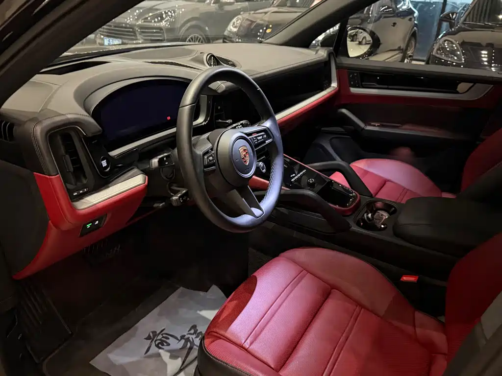 Porsche Cayenne — миниатюра 6