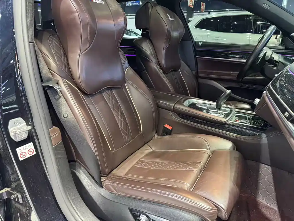BMW 7 SERIES