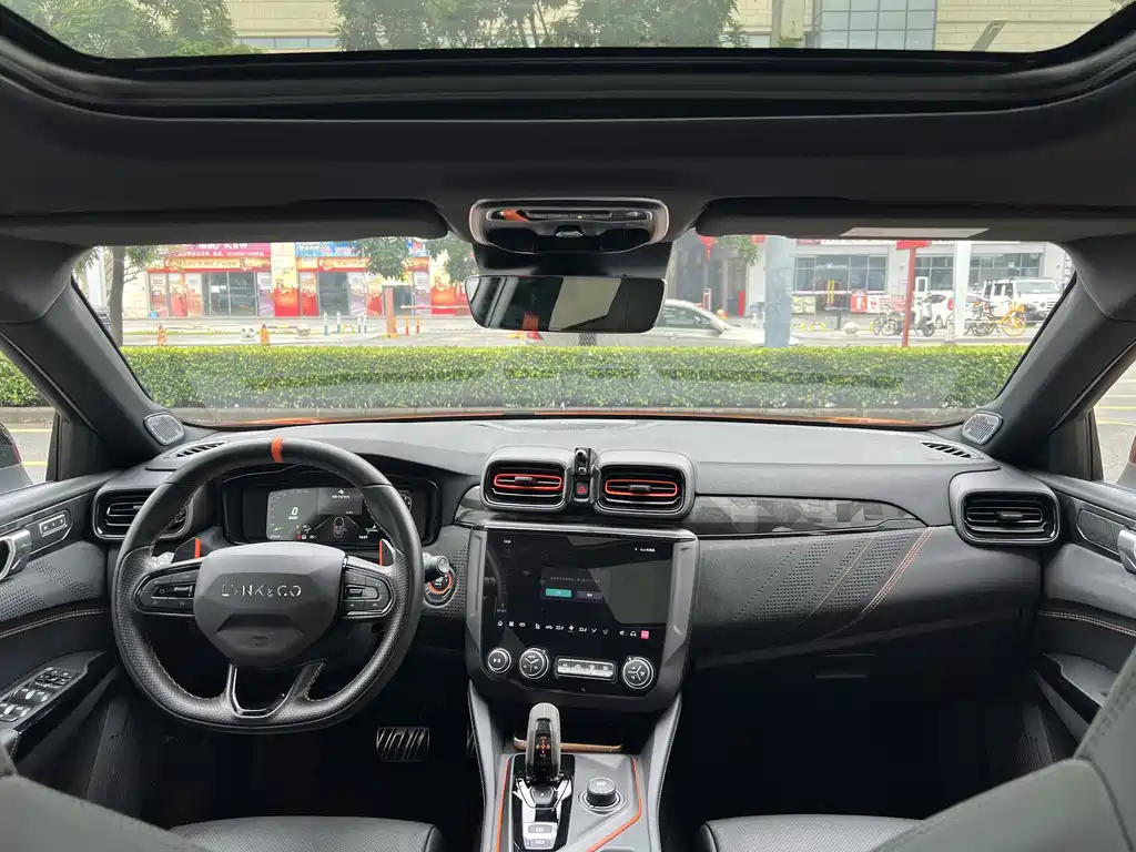 Lynk & Co 02 Hatchback — миниатюра 16
