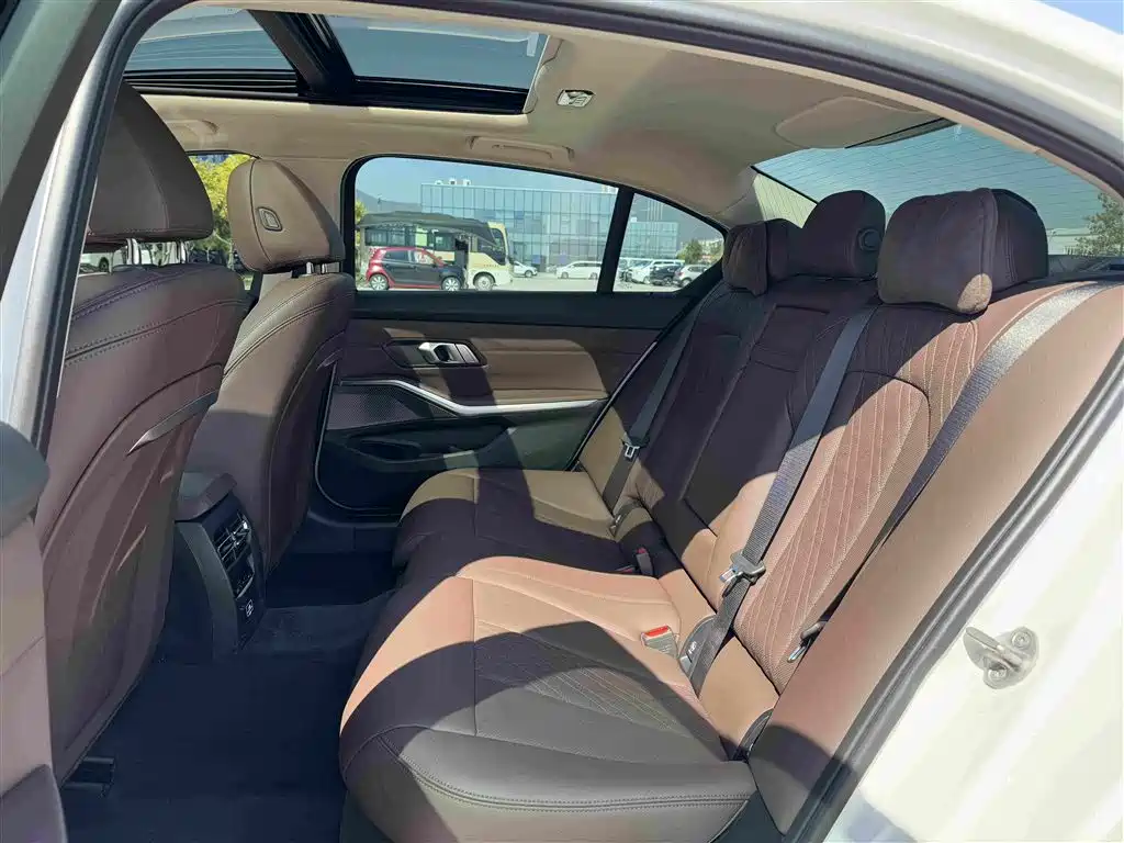 BMW 3 Series — миниатюра 11