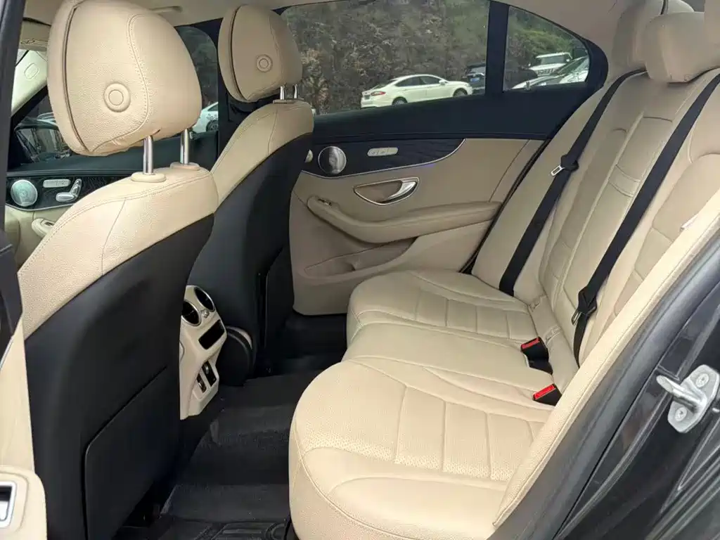 Mercedes-Benz C-Class — миниатюра 4