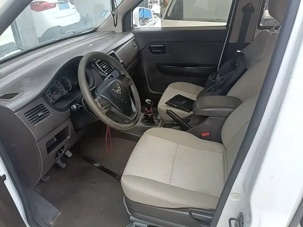 Wuling Rongguang V — миниатюра 15