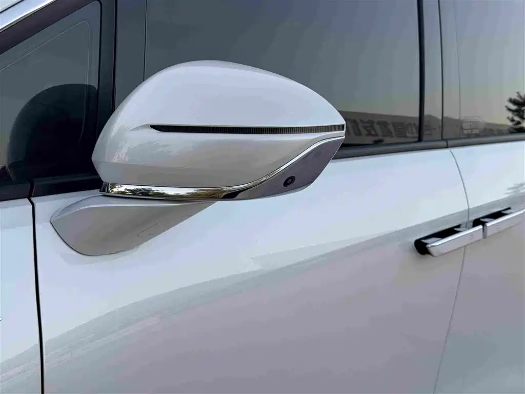 Buick GL8 Hybrid — миниатюра 25