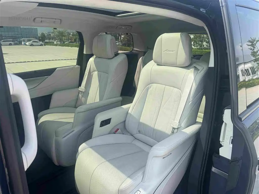 Buick GL8 Hybrid — миниатюра 10