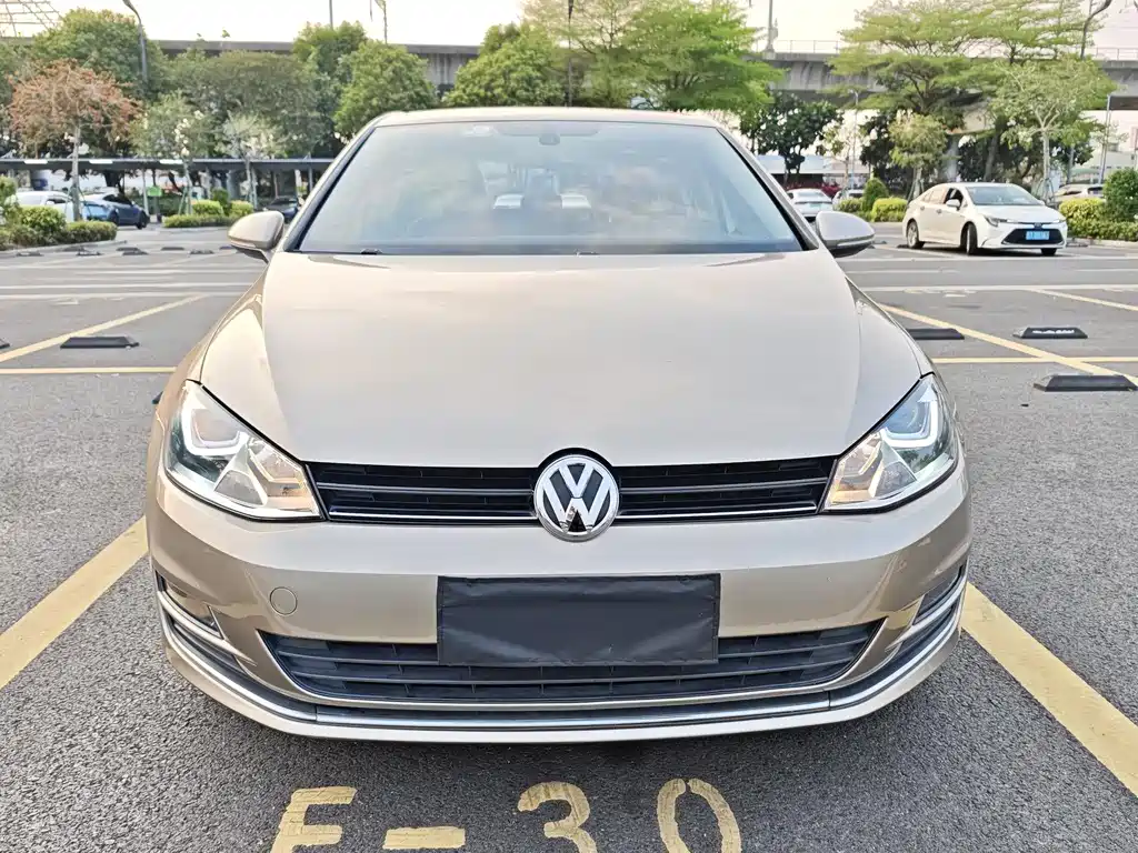 Volkswagen Golf 2015 1.4TSI AT Luxury
