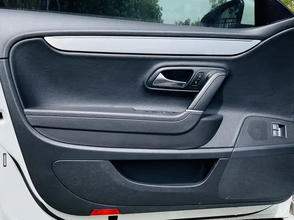Volkswagen CC - фото 6
