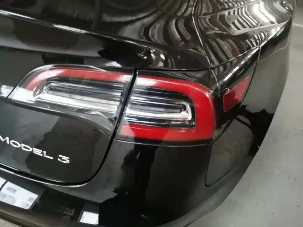 Tesla Model 3 — миниатюра 8