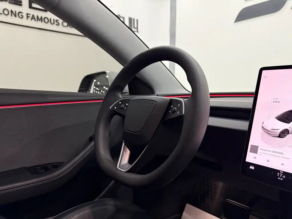 Tesla Model 3 — миниатюра 14