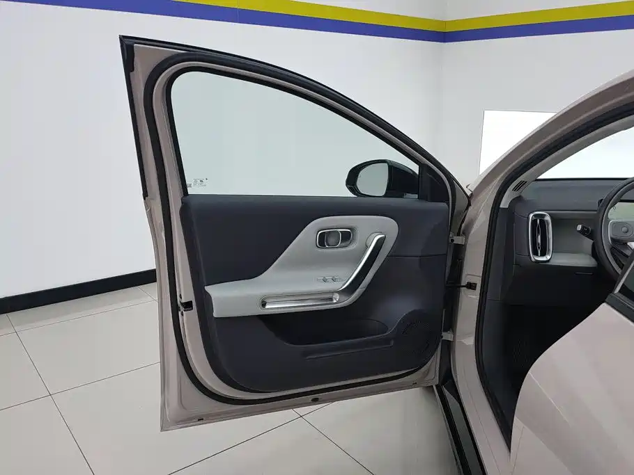 Leapmotor Leapmotor B01 — миниатюра 7