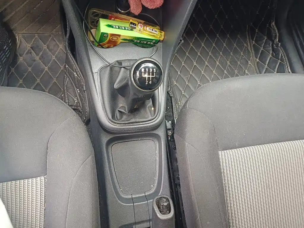 Volkswagen Polo 2016 1.4L MT