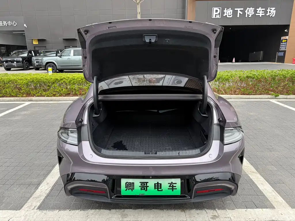 XIAOMI CAR XIAOMI SU7