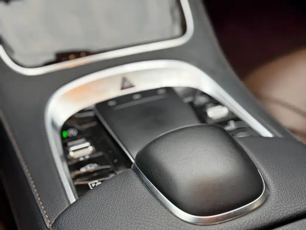 Mercedes-Benz S-Class — миниатюра 16