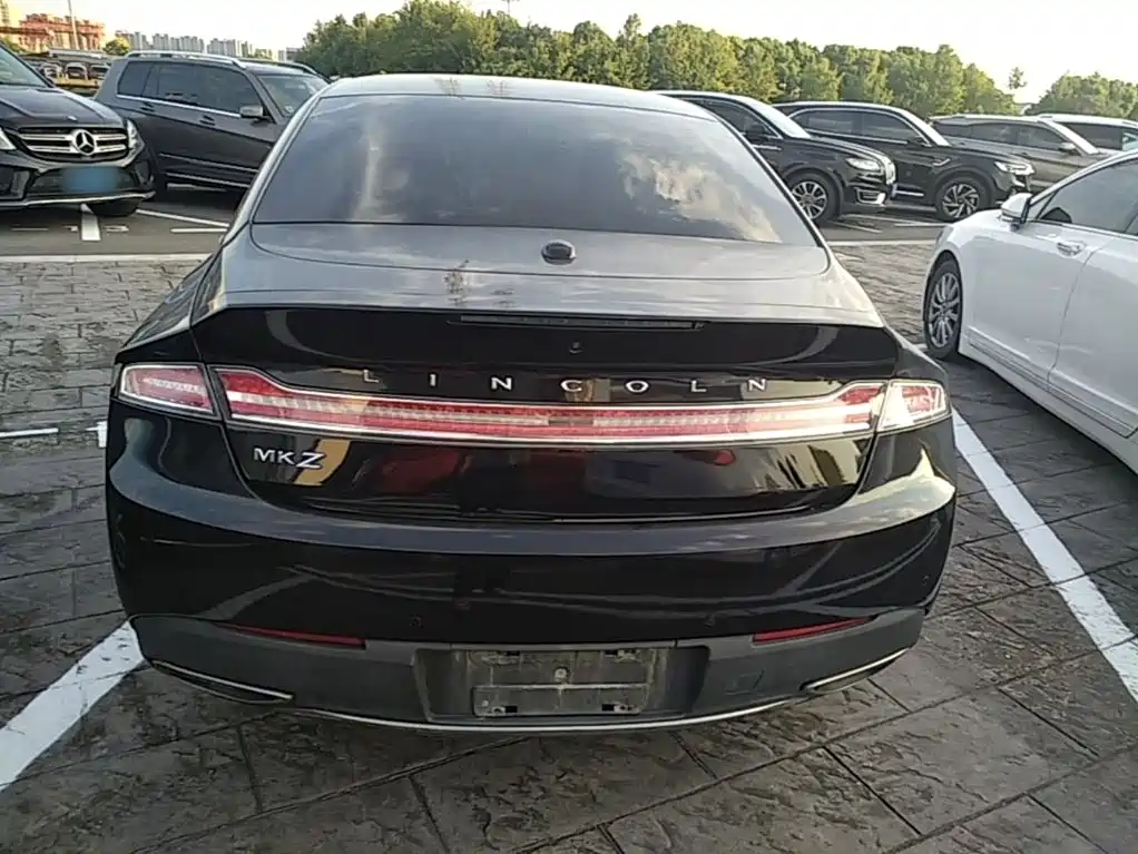 Lincoln MKZ — миниатюра 6