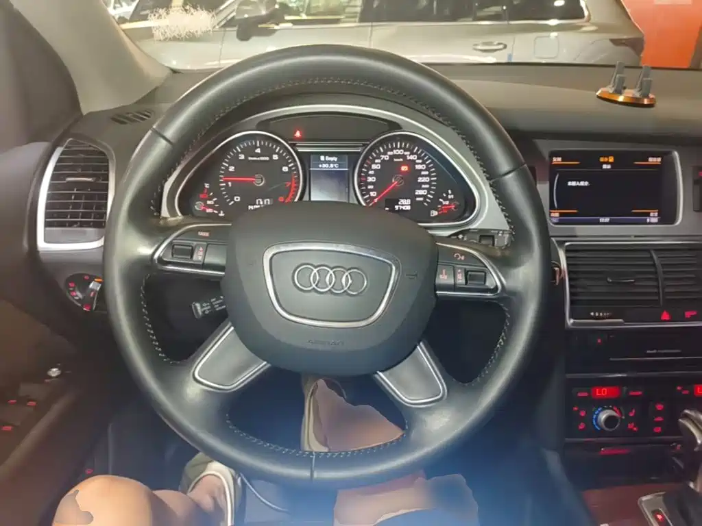 Audi Q7 — миниатюра 11