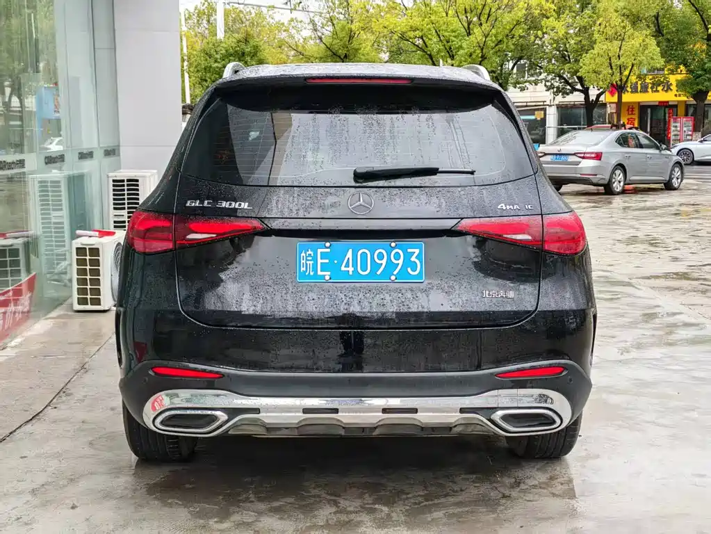 MERCEDES-BENZ GLC