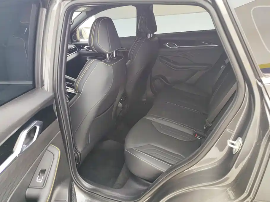 Geely Binyue — миниатюра 11