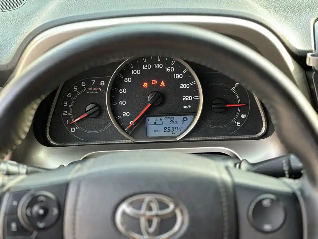 Toyota RAV4 — миниатюра 10