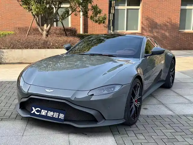 aston-martin v8-vantage