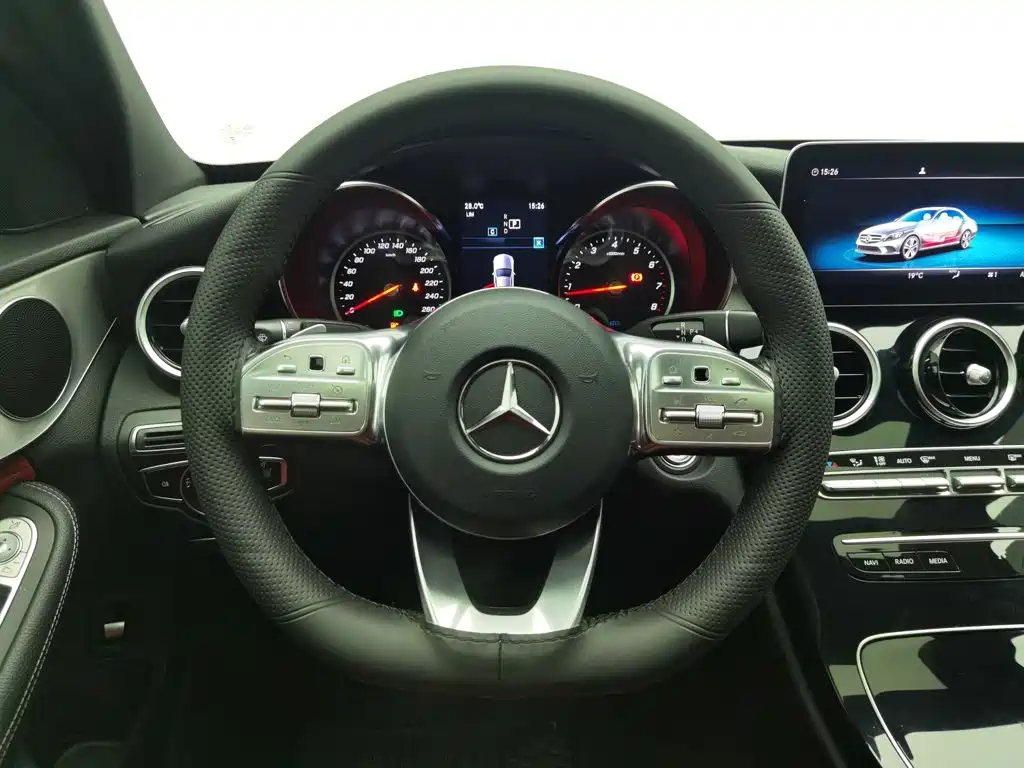 Mercedes-Benz C-Class — миниатюра 11
