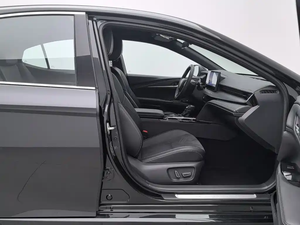 Toyota Camry — миниатюра 23