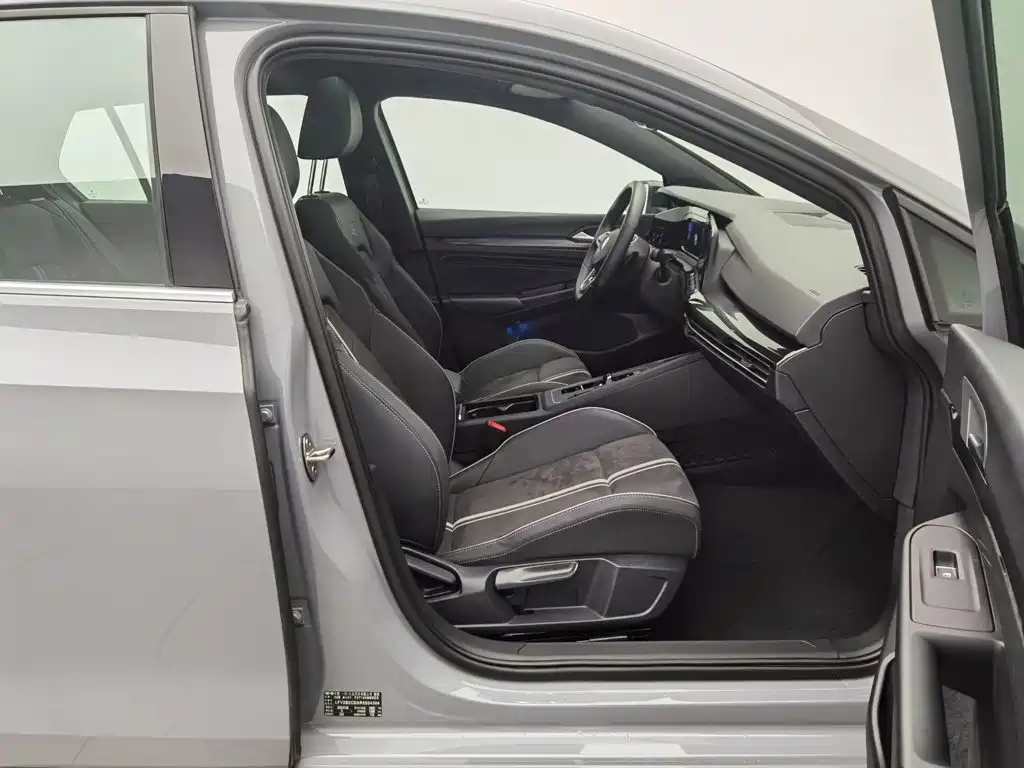 Volkswagen Golf — миниатюра 23