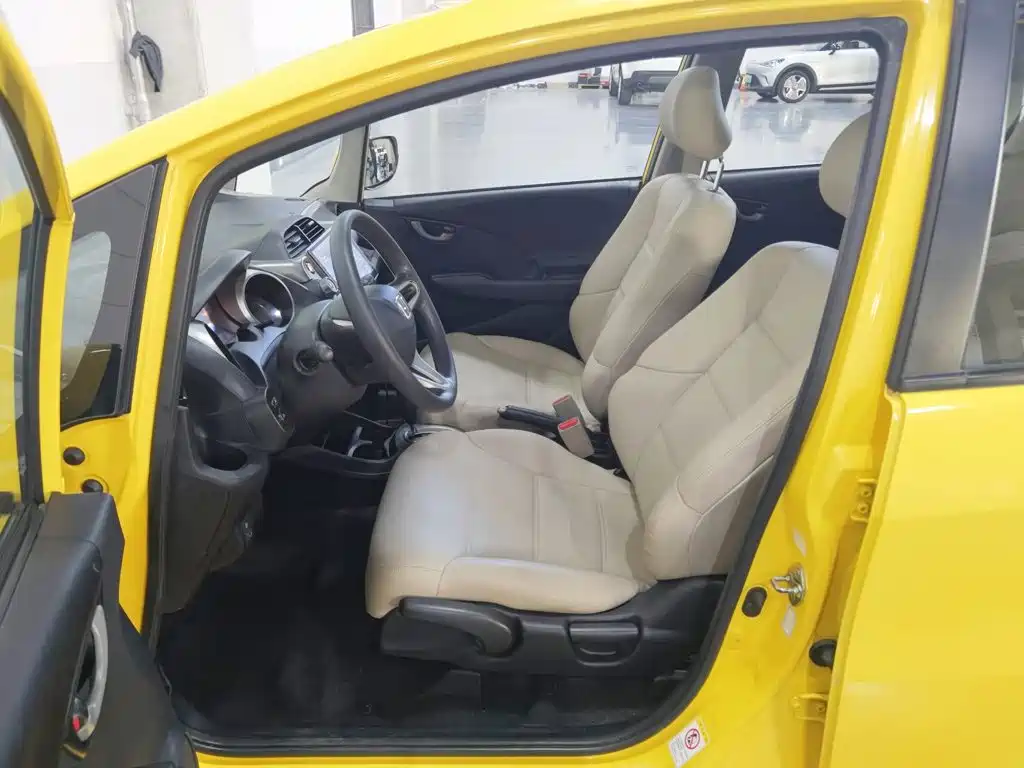 Honda Fit — миниатюра 10