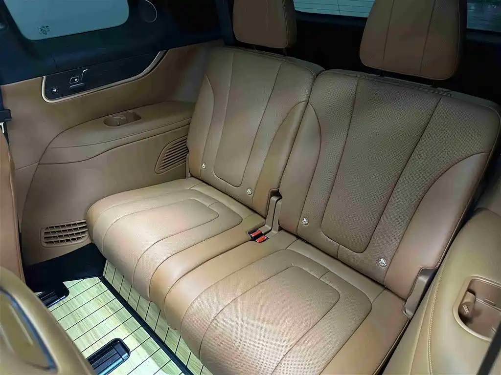 AITO ASK THE WORLD M9