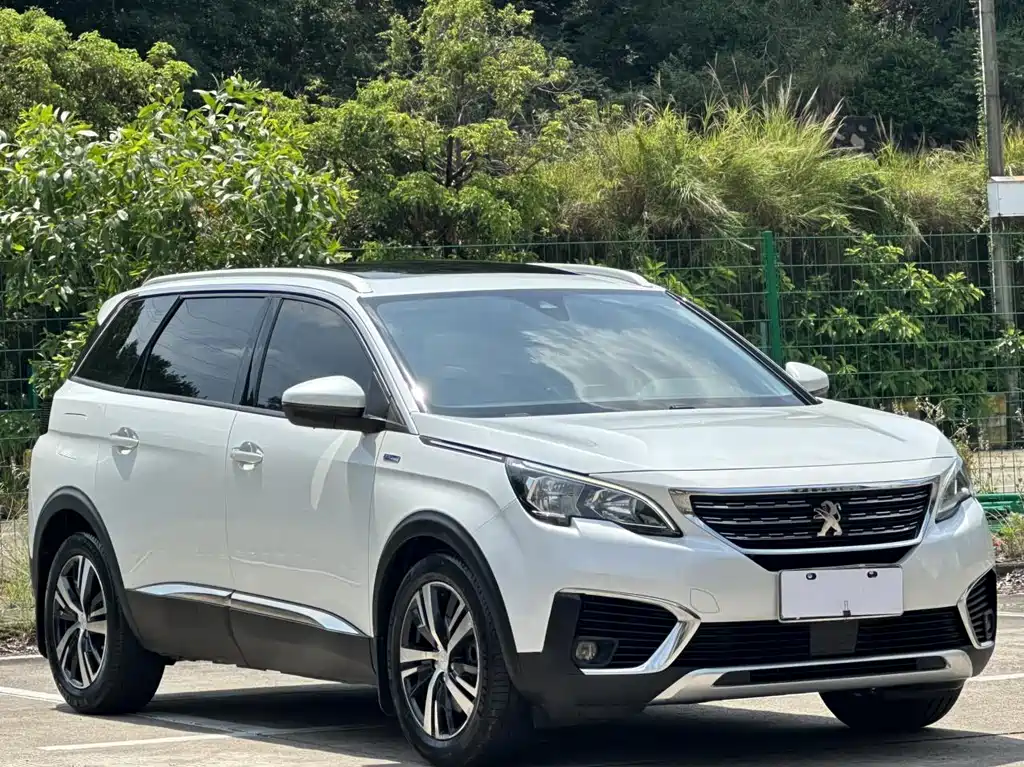 PEUGEOT  5008