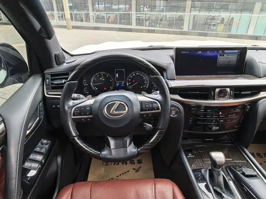 LEXUS LX