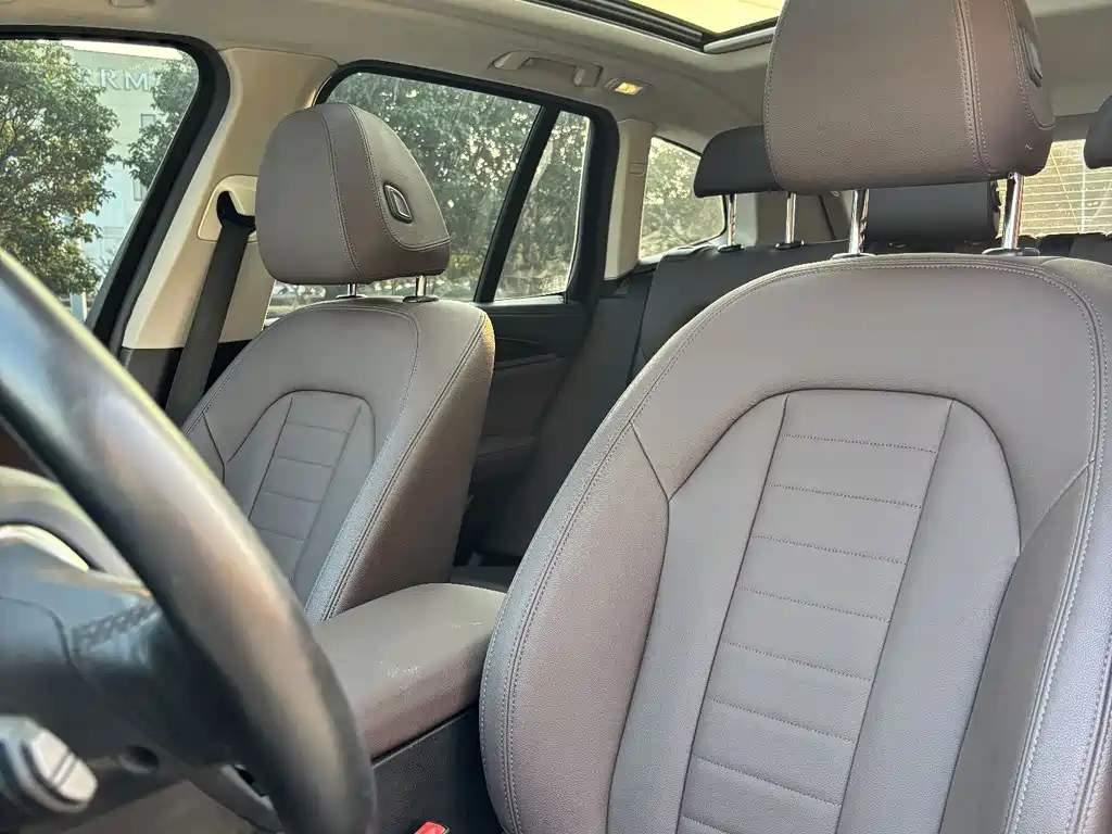 BMW X3 — миниатюра 13