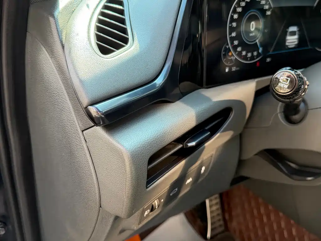 Hyundai Sonata — миниатюра 10