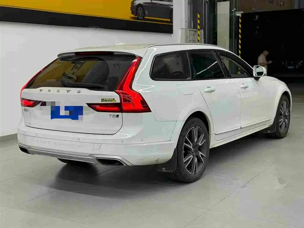 Volvo V90 — миниатюра 8