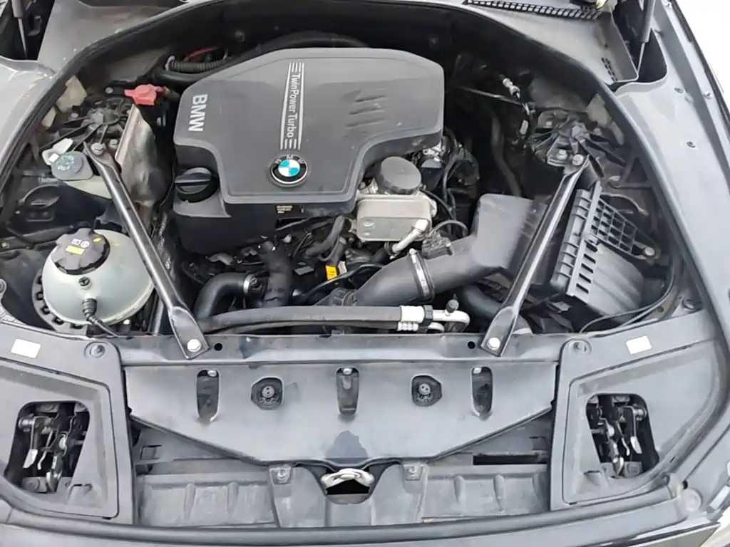 BMW 5 Series — миниатюра 25