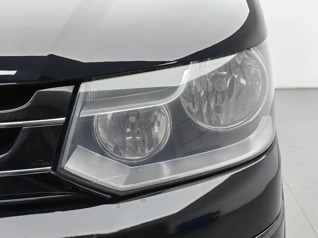 Volkswagen Multivan — миниатюра 7