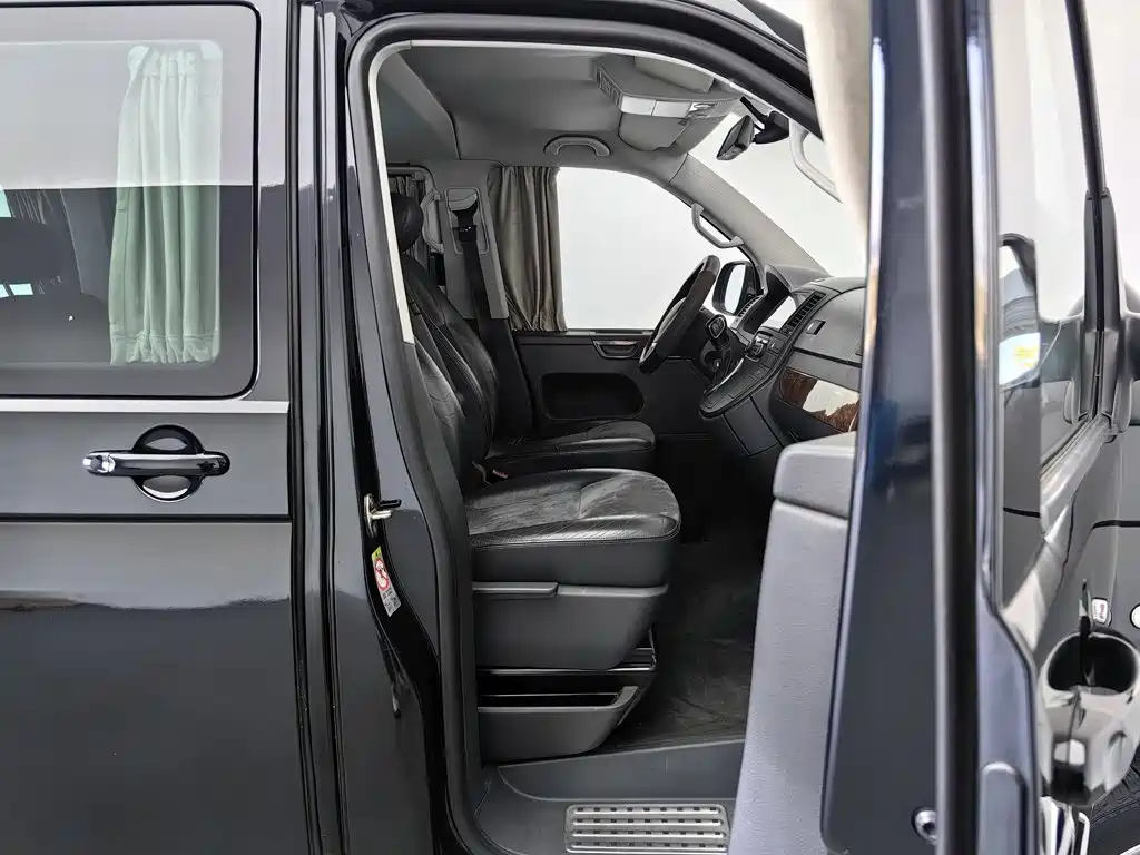 Volkswagen Multivan — миниатюра 23