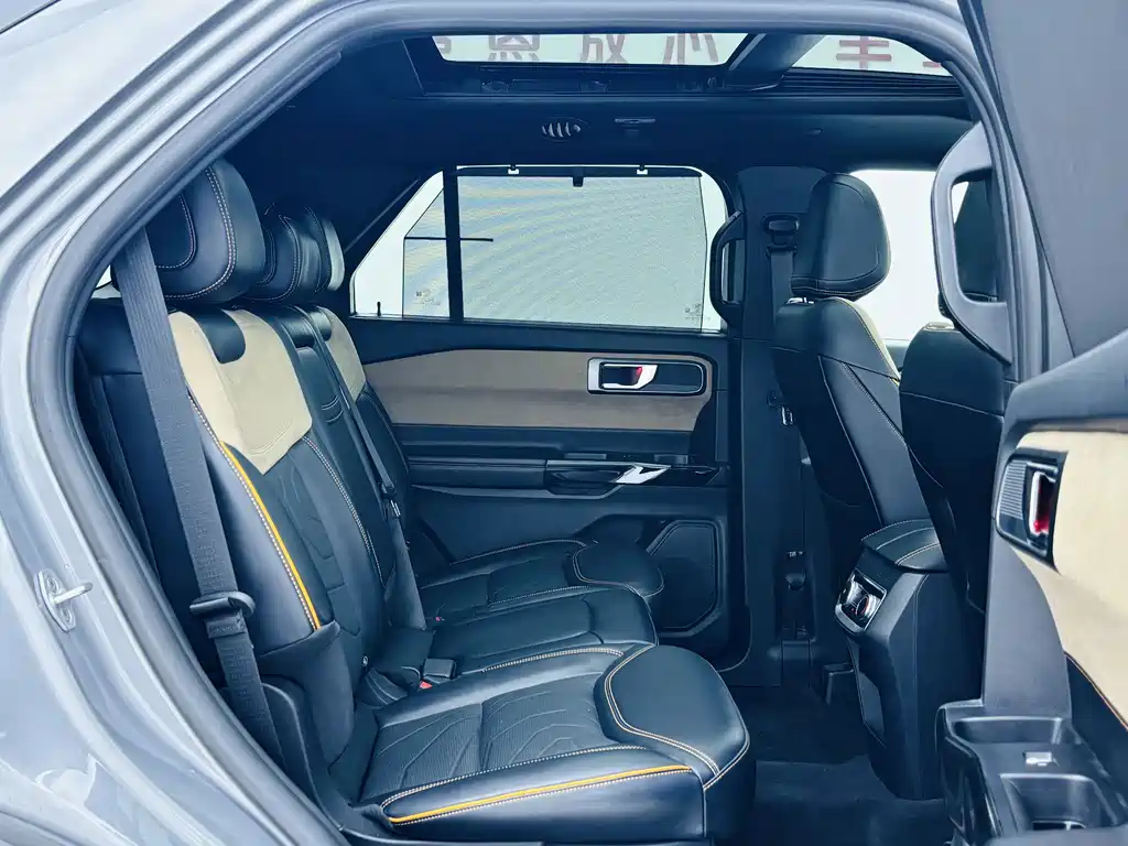 Ford Explorer — миниатюра 18