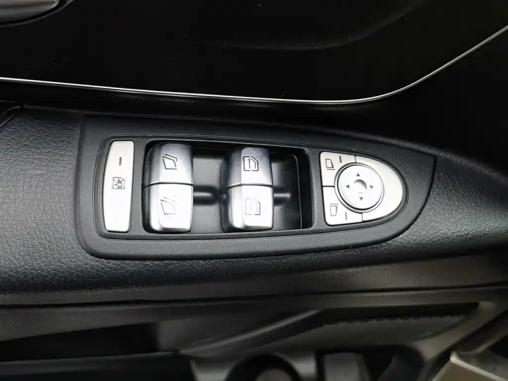 Mercedes-Benz Vito — миниатюра 9