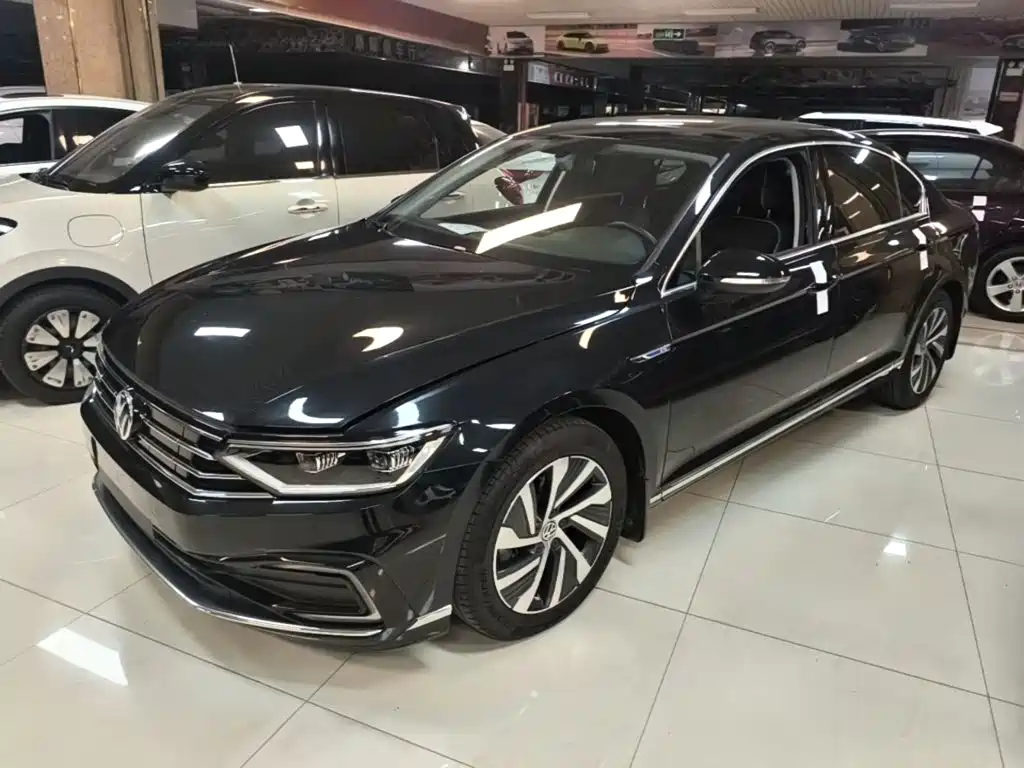 Volkswagen Magotan PHEV — миниатюра 2