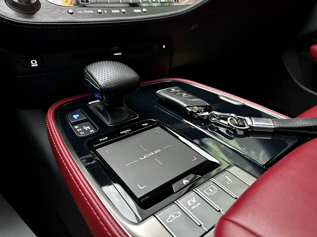 Lexus LS 2018 500h F SPORT V