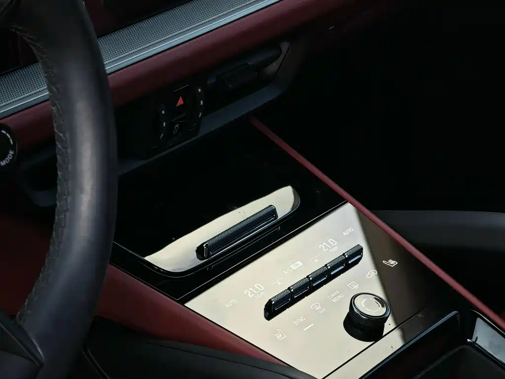 Porsche Cayenne Hybrid — миниатюра 10