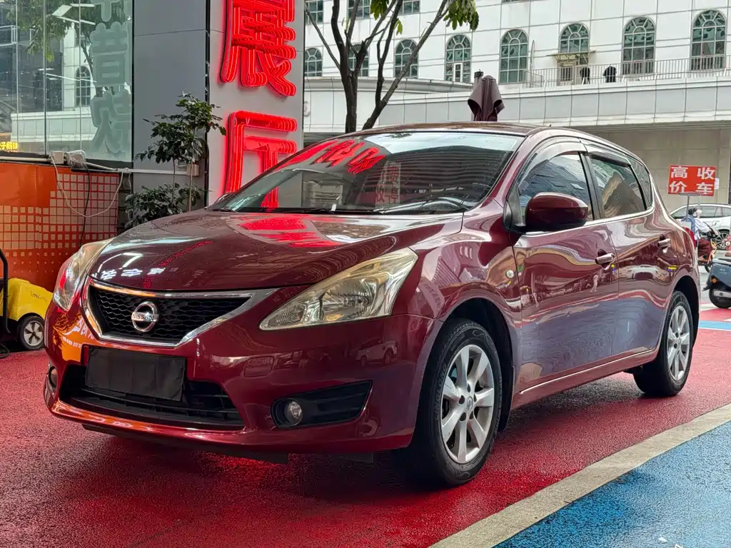 Nissan Tiida