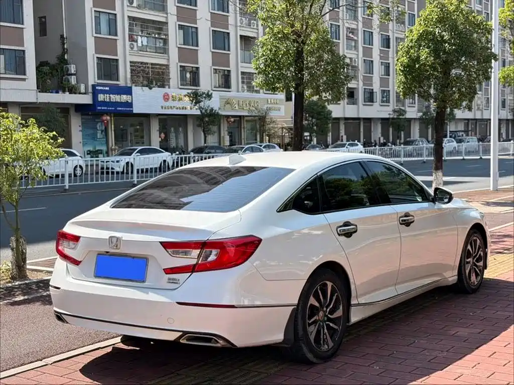 Honda Accord — миниатюра 9