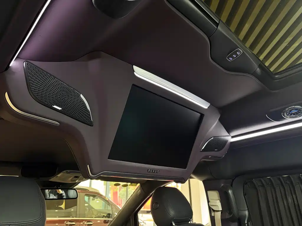 MERCEDES-BENZ V CLASS