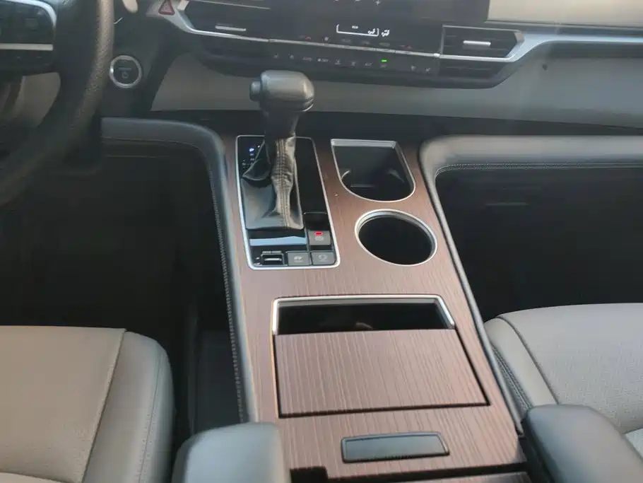 Toyota Sienna — миниатюра 16
