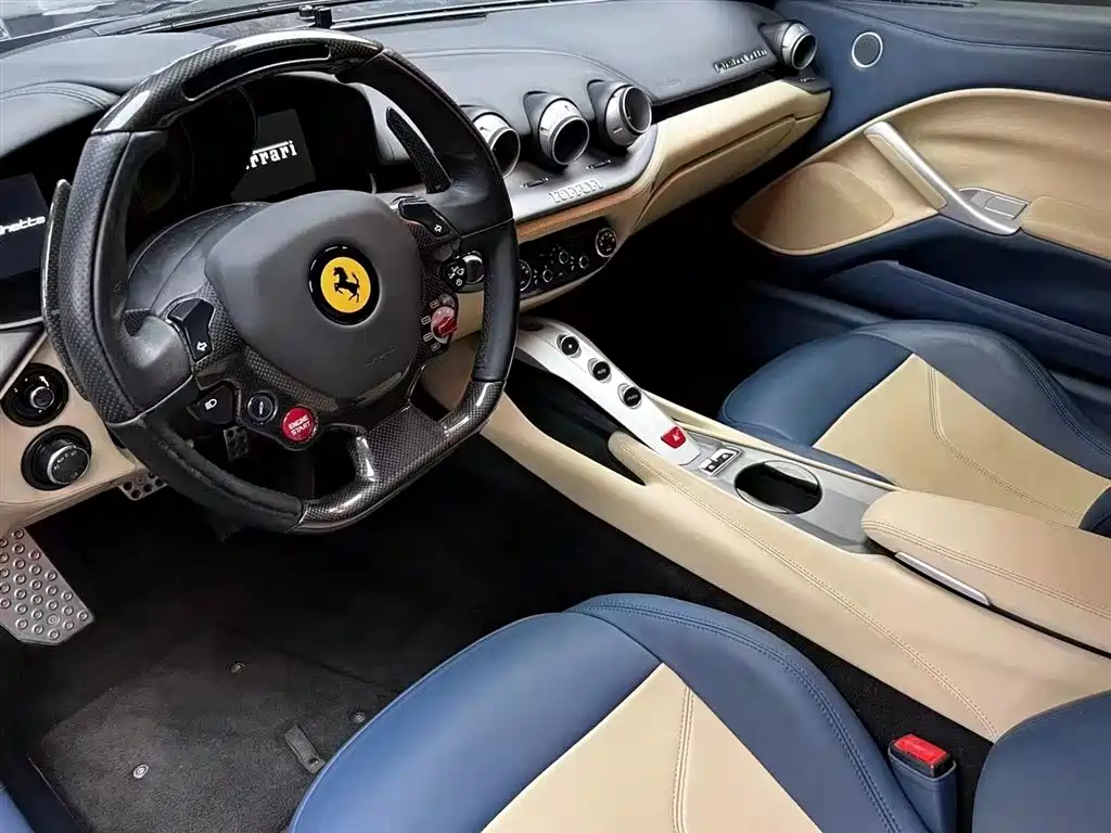 Ferrari F12berlinetta 2013 6.3L